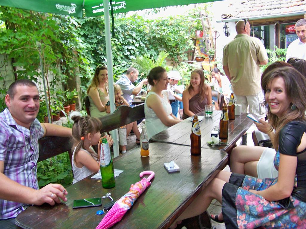 Yo Ho Hostel Varna Exterior foto