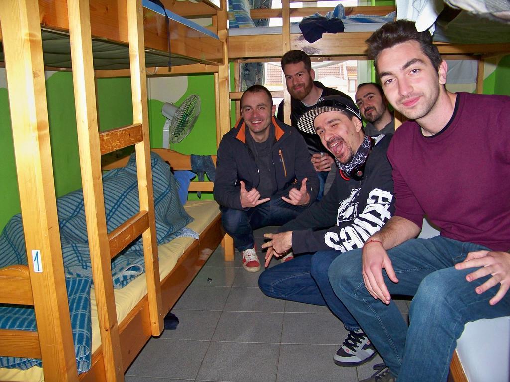 Yo Ho Hostel Varna Exterior foto